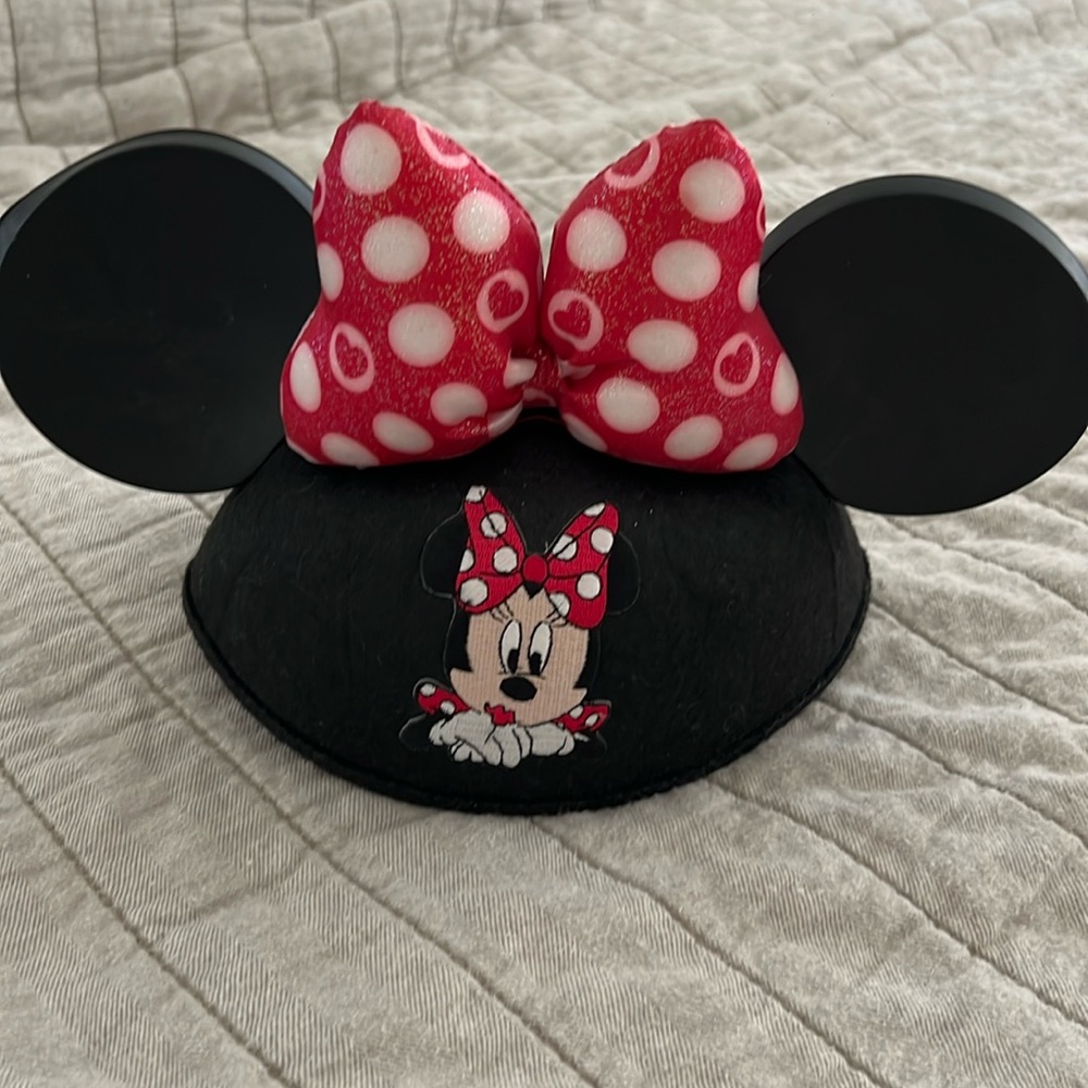 Minnie Mouse ears with chin strap. Excellent condition